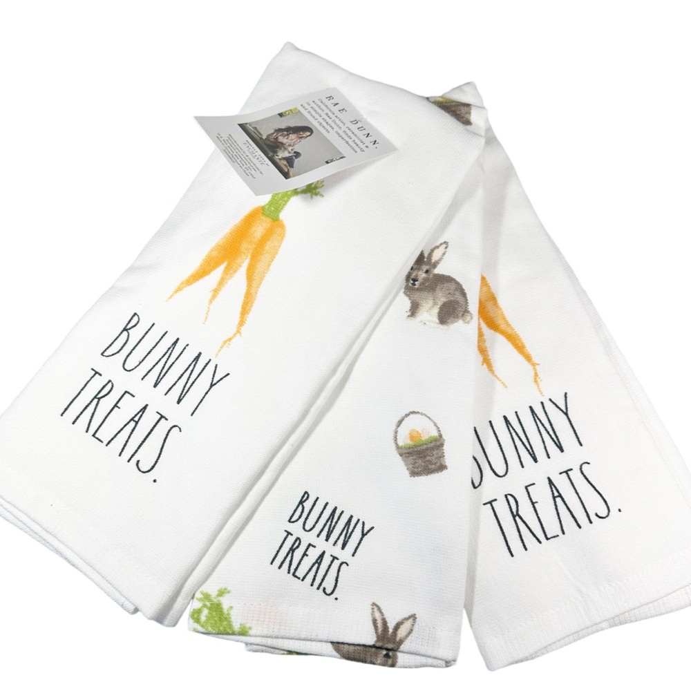NEW Rae Dunn 🐇🥕BUNNY TREATS🥕🐇 Kitchen Towels Set/3